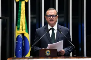 Participação de Wellington em evento em Portugal gera questionamentos na base conservadora